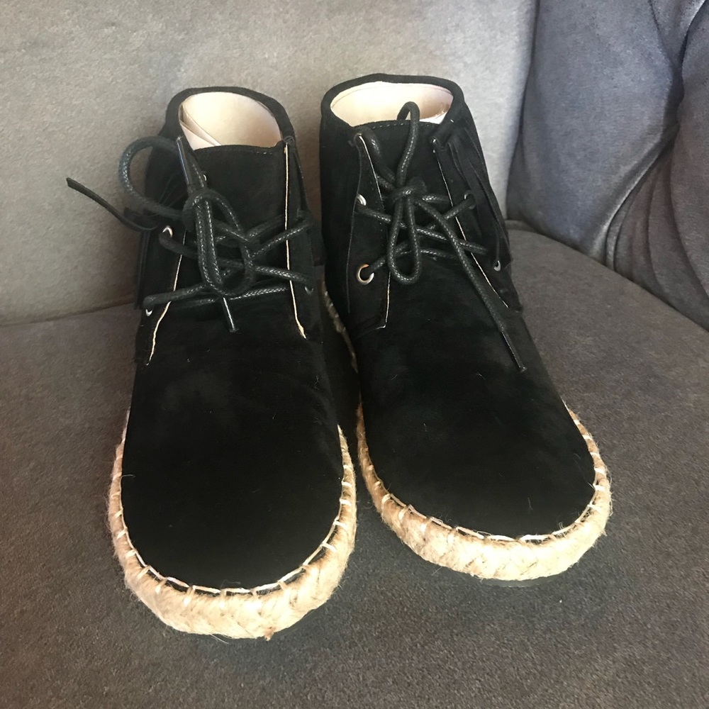 NIB black chukka moccasin boot